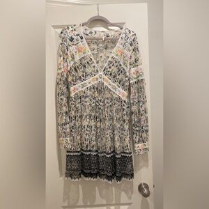 Free People floral dress size 8, more of a medium/small dress. Great condition
